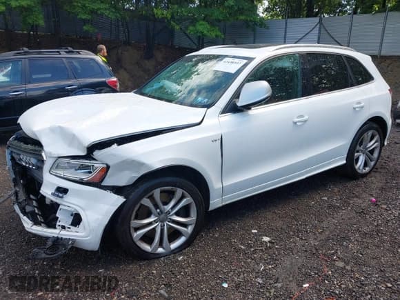 ✅ 2014 Audi SQ5 Prestige • VIN: WA1VGAFP2EA035727 • Lot: 42438597. Listed on IAAI with Not provided. Free auction sales archive from the USA and detailed vehicle history report at DreamBid. Image 17.