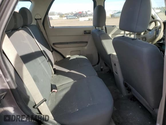 ✅ 2010 Ford Escape XLS • VIN: 1FMCU0C79AKD43207 • Лот: 92523155. Опубликован ранее на Copart с пробегом 166 052 миль. Бесплатный доступ к архиву аукционных продаж из США и подробный отчёт об истории автомобиля на DreamBid. Изображение 10.