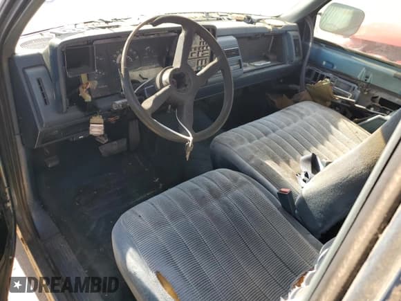 ✅ 1991 Chevrolet Silverado 1500 • VIN: 2GCEC19K8M1160225 • Lot: 73439084. Wystawiony na Copart z przebiegiem 324 398 mil. Bezpłatny archiwum sprzedaży aukcyjnych z USA i szczegółowy raport historii pojazdu na DreamBid. Zdjęcie 8.