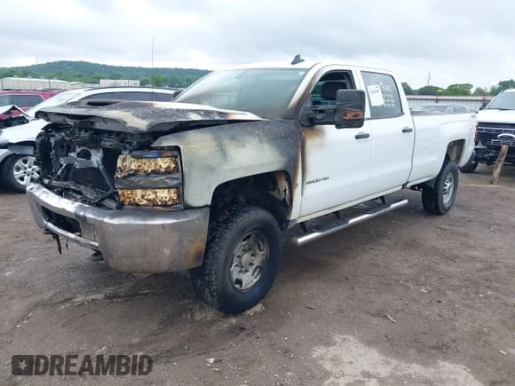 ✅ 2017 Chevrolet Silverado 2500HD Work Truck • VIN: 1GC1KUEY5HF235460 • Lot: 42482697. Listed on IAAI with Not provided. Free auction sales archive from the USA and detailed vehicle history report at DreamBid. Image 2.