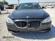 ✅ 2013 BMW 7 Series 750Li xDrive • VIN: WBAYF8C50DD140715 • Lot: 80479335. Wystawiony na Copart z przebiegiem 106 285 mil. Bezpłatny archiwum sprzedaży aukcyjnych z USA i szczegółowy raport historii pojazdu na DreamBid. Zdjęcie 5.
