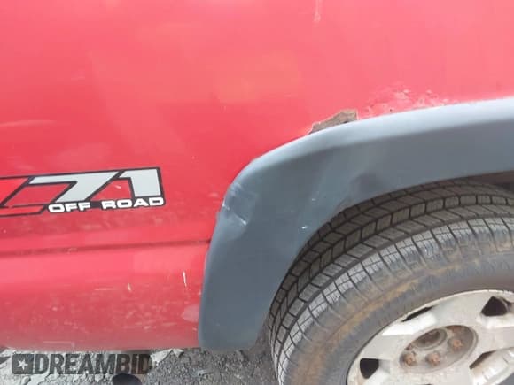 ✅ 2005 Chevrolet Silverado 1500 Z71 • VIN: 1GCEK19B05E284721 • Lot: 43758565. Wystawiony na IAAI z przebiegiem 190 748 mil. Bezpłatny archiwum sprzedaży aukcyjnych z USA i szczegółowy raport historii pojazdu na DreamBid. Zdjęcie 20.