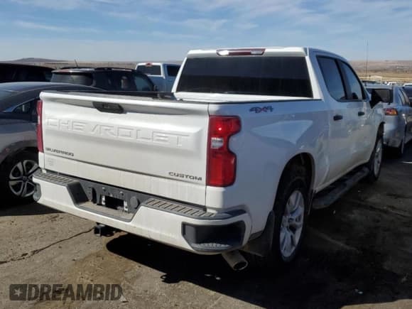 ✅ 2019 Chevrolet Silverado 1500 Custom • VIN: 1GCPYBEH0KZ370607 • Lot: 46802605. Wystawiony na Copart z przebiegiem 112 881 mil. Bezpłatny archiwum sprzedaży aukcyjnych z USA i szczegółowy raport historii pojazdu na DreamBid. Zdjęcie 3.