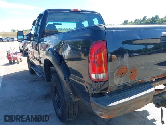 ✅ 2004 Ford F-350 XL • VIN: 1FTSX31L24ED32478 • Lot: 42773286. Listed on IAAI with 185,601 mi. Free auction sales archive from the USA and detailed vehicle history report at DreamBid. Image 6.