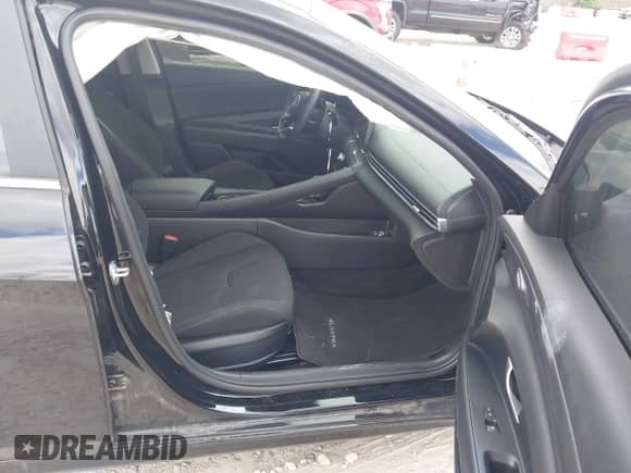 2024 Hyundai Elantra SEL с VIN KMHLS4DG5RU789477, выставлен на аукционе IAAI как лот 43074067 с пробегом 10 578 миль миль и . История ставок и продаж доступна на DreamBid. Изображение 5.
