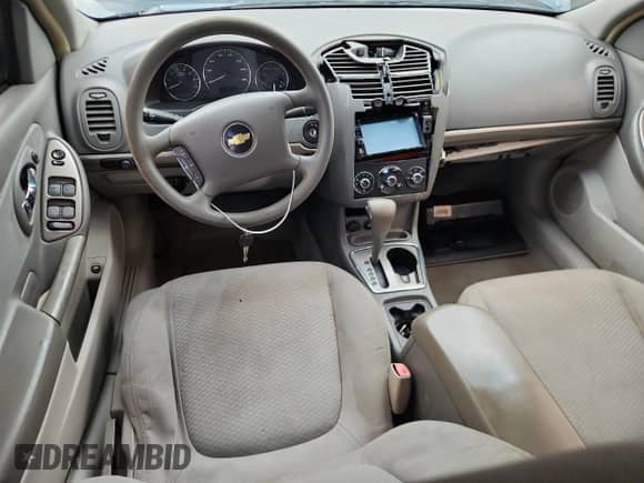 2007 Chevrolet Malibu LS z VIN 1G1ZS58N47F261288, wystawiony jako Copart lot #63458085 z przebiegiem 235 192 mil mil oraz Szkoda całkowita • Salvage title. Historia ofert i sprzedaży dostępna na DreamBid. Obrazek 8.