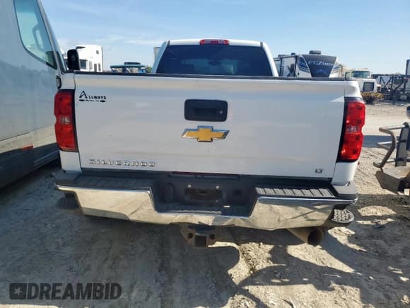 ✅ 2018 Chevrolet Silverado 1500 • VIN: 1GC4CZCY6JF139918 • Lot: 62668235. Wystawiony na Copart z przebiegiem 296 517 mil. Bezpłatny archiwum sprzedaży aukcyjnych z USA i szczegółowy raport historii pojazdu na DreamBid. Zdjęcie 6.