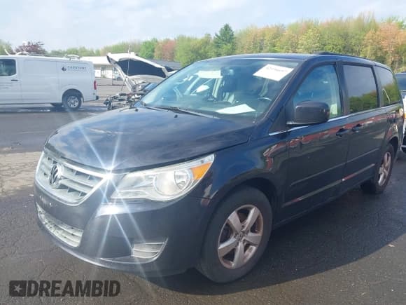 ✅ 2011 Volkswagen Routan SE • VIN: 2V4RW3DG3BR717246 • Лот: 42196697. Опубликован ранее на IAAI с пробегом 155 375 миль. Бесплатный доступ к архиву аукционных продаж из США и подробный отчёт об истории автомобиля на DreamBid. Изображение 2.