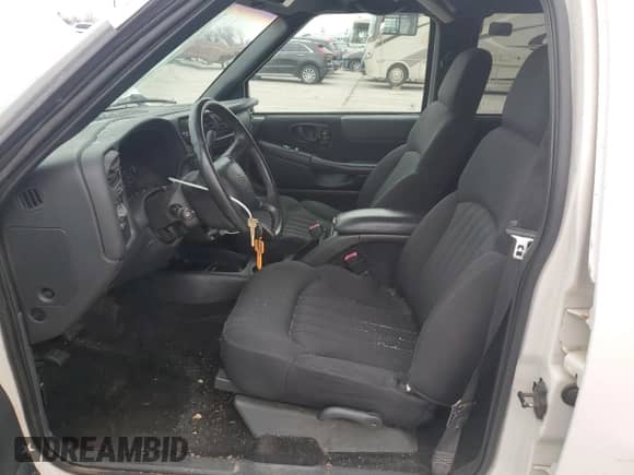 2003 Chevrolet Blazer LS z VIN 1GNDT13X63K170578, wystawiony jako Copart lot #86630144 z przebiegiem 105 749 mil mil oraz Szkoda całkowita • Salvage title. Historia ofert i sprzedaży dostępna na DreamBid. Obrazek 7.