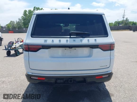 ✅ 2024 Jeep Wagoneer Series II • VIN: 1C4SJVBPXRS132956 • Lot: 42510716. Listed on IAAI with 58,236 mi. Free auction sales archive from the USA and detailed vehicle history report at DreamBid. Image 16.