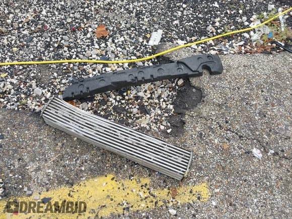 ✅ 2020 Chevrolet Equinox LT • VIN: 2GNAXKEV4L6145299 • Lot: 43294183. Wystawiony na IAAI z przebiegiem 101 847 mil. Bezpłatny archiwum sprzedaży aukcyjnych z USA i szczegółowy raport historii pojazdu na DreamBid. Zdjęcie 11.