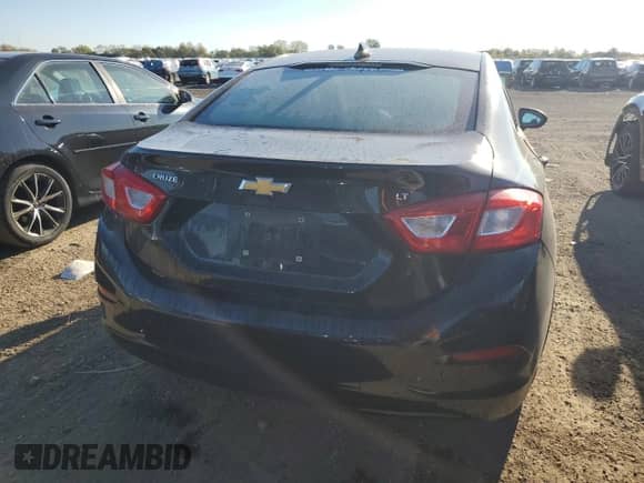 ✅ 2017 Chevrolet Cruze LT • VIN: 1G1BE5SM6H7254542 • Lot: 82271175. Wystawiony na Copart z przebiegiem 207 046 mil mil. Skorzystaj z bezpłatnego archiwum sprzedaży aukcyjnych z USA i zobacz szczegółowy raport historii pojazdu na DreamBid. Zdjęcie 6.