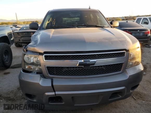 ✅ 2009 Chevrolet Suburban LS • VIN: 1GNFC16089R225359 • Lot: 76146434. Listed on Copart with 205,749 mi. Free auction sales archive from the USA and detailed vehicle history report at DreamBid. Image 5.