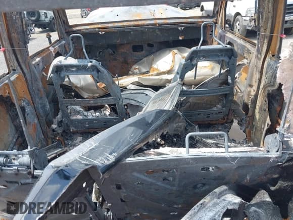 ✅ 2016 Jeep Wrangler Unlimited Sport • VIN: 1C4BJWDG7GL330243 • Lot: 42678134. Listed on IAAI with Not provided. Free auction sales archive from the USA and detailed vehicle history report at DreamBid. Image 15.