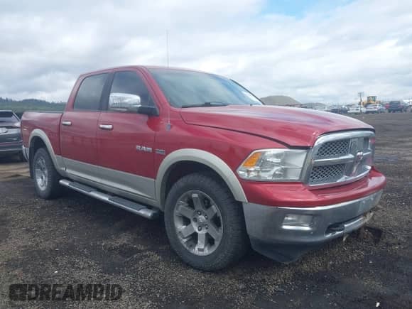 2010 Dodge 1500 Sport z VIN 1D7RV1CT1AS210154, wystawiony jako IAAI lot #41949799 z przebiegiem 147 783 mil mil oraz . Historia ofert i sprzedaży dostępna na DreamBid. Obrazek 1.