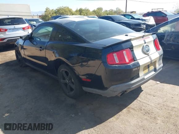 ✅ 2010 Ford Mustang GT • VIN: 1ZVBP8CH4A5151929 • Lot: 42004668. Listed on IAAI with 219,043 mi. Free auction sales archive from the USA and detailed vehicle history report at DreamBid. Image 3.