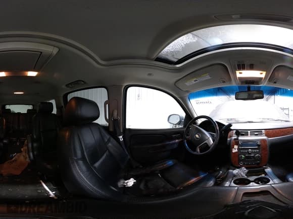 ✅ 2011 Chevrolet Suburban LT • VIN: 1GNSKJE38BR122221 • Lot: 43849920. Listed on IAAI with 177,672 mi. Free auction sales archive from the USA and detailed vehicle history report at DreamBid. Image 19.