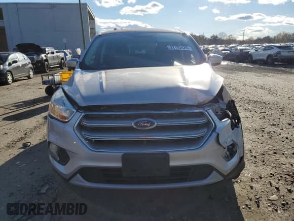 ✅ 2017 Ford Escape SE • VIN: 1FMCU9GD3HUB33589 • Лот: 92193425. Опубликован ранее на Copart с пробегом 67 540 миль. Бесплатный доступ к архиву аукционных продаж из США и подробный отчёт об истории автомобиля на DreamBid. Изображение 5.