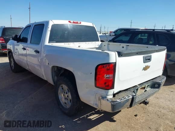 2011 Chevrolet Silverado 1500 LT z VIN 3GCPKSE3XBG363458, wystawiony jako IAAI lot #43402485 z przebiegiem 312 273 mil mil oraz . Historia ofert i sprzedaży dostępna na DreamBid. Obrazek 3.