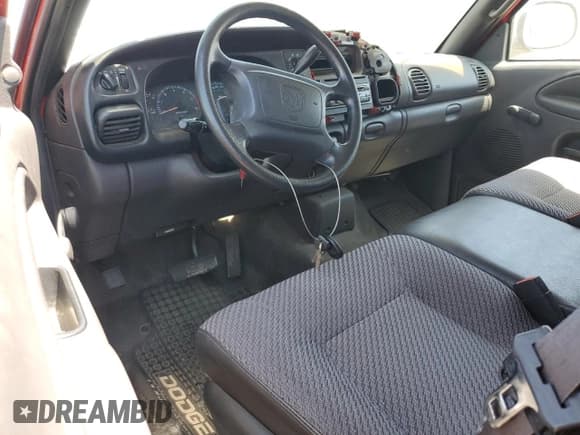 ✅ 2001 Dodge 1500 • VIN: 3B7HC13Y81M553382 • Lot: 59171165. Listed on Copart with 129,737 mi. Free auction sales archive from the USA and detailed vehicle history report at DreamBid. Image 8.