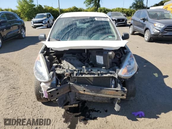✅ 2015 Nissan Micra S • VIN: 3N1CK3CP5FL200758 • Lot: 80681595. Listed on Copart with 137,449 mi. Free auction sales archive from the USA and detailed vehicle history report at DreamBid. Image 5.
