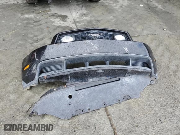 ✅ 2010 Ford Mustang GT • VIN: 1ZVBP8CH2A5136765 • Лот: 82429295. Опубликован ранее на Copart с пробегом 120 913 миль. Бесплатный доступ к архиву аукционных продаж из США и подробный отчёт об истории автомобиля на DreamBid. Изображение 12.