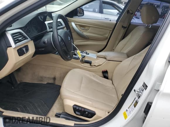 ✅ 2012 BMW 3 Series 328i • VIN: WBA3A5C52CF348332 • Lot: 93306645. Wystawiony na Copart z przebiegiem 129 716 mil. Bezpłatny archiwum sprzedaży aukcyjnych z USA i szczegółowy raport historii pojazdu na DreamBid. Zdjęcie 7.