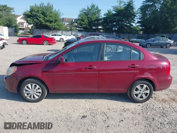 ✅ 2011 Hyundai Accent GLS • VIN: KMHCN4AC2BU597139 • Лот: 42571422. Опубликован ранее на IAAI с пробегом 127 877 миль. Бесплатный доступ к архиву аукционных продаж из США и подробный отчёт об истории автомобиля на DreamBid. Изображение 14.