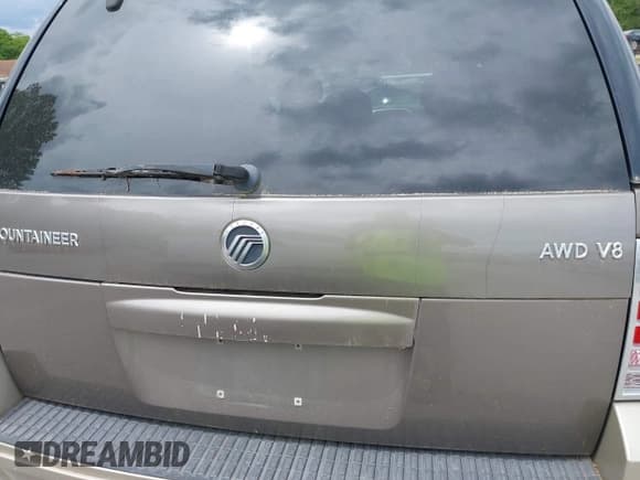 ✅ 2004 Mercury Mountaineer • VIN: 4M2DU86W44UJ15211 • Лот: 42227023. Опубликован ранее на IAAI с пробегом 221 249 миль. Бесплатный доступ к архиву аукционных продаж из США и подробный отчёт об истории автомобиля на DreamBid. Изображение 14.