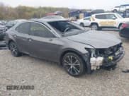 ✅ 2019 Toyota Camry LE • VIN: 4T1B11HK2KU205294 • Лот: 43652792. Опубликован ранее на IAAI с пробегом 99 493 миль. Бесплатный доступ к архиву аукционных продаж из США и подробный отчёт об истории автомобиля на DreamBid. Изображение 1.