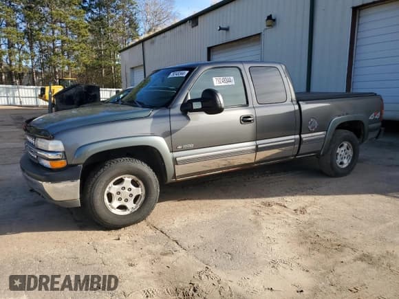 ✅ 2001 Chevrolet Silverado 1500 LS • VIN: 2GCEK19T811395893 • Лот: 79248344. Опубликован ранее на Copart с пробегом 237 051 миль. Бесплатный доступ к архиву аукционных продаж из США и подробный отчёт об истории автомобиля на DreamBid. Изображение 1.