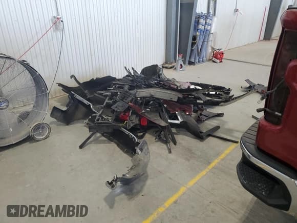 ✅ 2019 Chevrolet Silverado 1500 LTZ • VIN: 3GCUYGED3KG163741 • Lot: 80371145. Wystawiony na Copart z przebiegiem 90 748 mil. Bezpłatny archiwum sprzedaży aukcyjnych z USA i szczegółowy raport historii pojazdu na DreamBid. Zdjęcie 12.