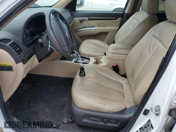 ✅ 2012 Hyundai Santa Fe Limited • VIN: 5XYZKDAG1CG143185 • Lot: 74531934. Listed on Copart with 186,312 mi. Free auction sales archive from the USA and detailed vehicle history report at DreamBid. Image 7.