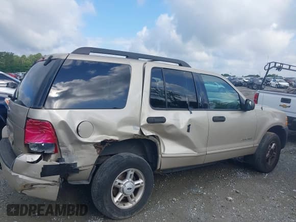 ✅ 2005 Ford Explorer XLT • VIN: 1FMZU73K45UB25032 • Lot: 42313925. Wystawiony na IAAI z przebiegiem 253 010 mil. Bezpłatny archiwum sprzedaży aukcyjnych z USA i szczegółowy raport historii pojazdu na DreamBid. Zdjęcie 13.