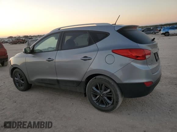 ✅ 2015 Hyundai Tucson SE • VIN: KM8JU3AG0FU090639 • Lot: 87036235. Listed on Copart with 70,319 mi. Free auction sales archive from the USA and detailed vehicle history report at DreamBid. Image 2.