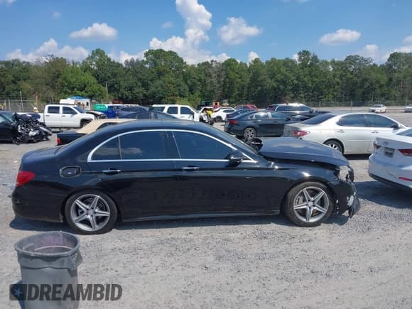 ✅ 2017 Mercedes-Benz E 300 Luxury • VIN: WDDZF4JB4HA032748 • Lot: 43258625. Wystawiony na IAAI z przebiegiem 122 012 mil. Bezpłatny archiwum sprzedaży aukcyjnych z USA i szczegółowy raport historii pojazdu na DreamBid. Zdjęcie 14.