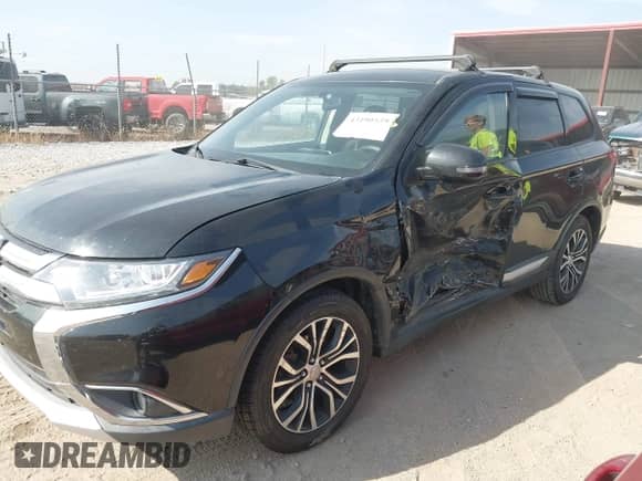 2018 Mitsubishi Outlander SE with VIN JA4AD3A31JJ004065, listed as a IAAI auction lot 43190539 with 160,381 mi miles and . Bid and sale history available at DreamBid. Image 18.