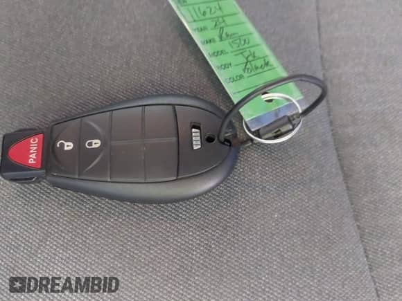 2024 Ram 1500 SLT z VIN 1C6RR6GG6RS137293, wystawiony jako IAAI lot #43323845 z przebiegiem 34 382 mil mil oraz . Historia ofert i sprzedaży dostępna na DreamBid. Obrazek 11.