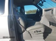 ✅ 2005 Chevrolet Silverado 2500HD LS • VIN: 1GCHK29U65E151661 • Lot: 43589957. Wystawiony na IAAI z przebiegiem 121 533 mil. Bezpłatny archiwum sprzedaży aukcyjnych z USA i szczegółowy raport historii pojazdu na DreamBid. Zdjęcie 5.