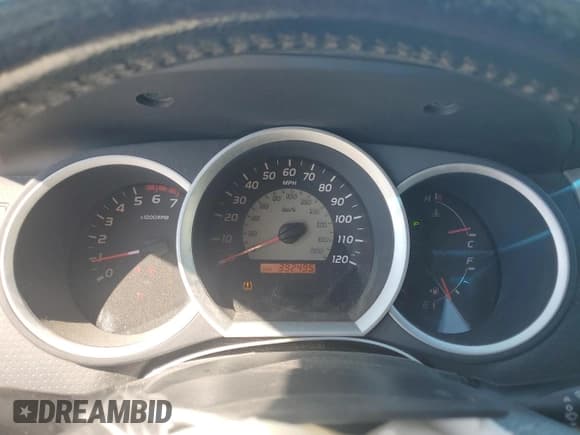 ✅ 2011 Toyota Tacoma • VIN: 5TFLU4EN4BX006729 • Lot: 56919605. Listed on Copart with 392,495 mi. Free auction sales archive from the USA and detailed vehicle history report at DreamBid. Image 9.