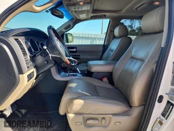 ✅ 2012 Toyota Sequoia Platinum • VIN: 5TDDW5G19CS063322 • Lot: 86864235. Listed on Copart with 210,086 mi. Free auction sales archive from the USA and detailed vehicle history report at DreamBid. Image 7.