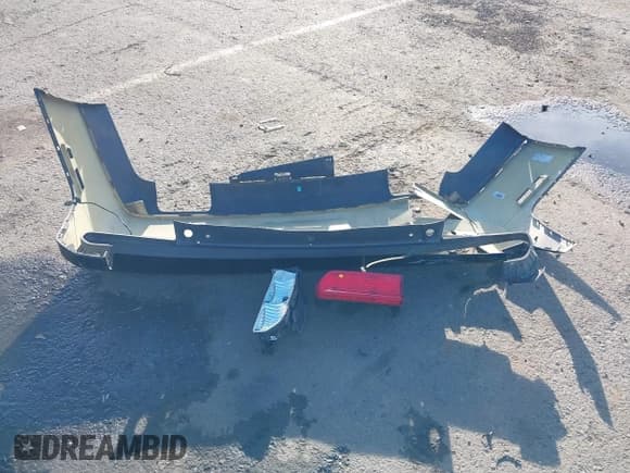 ✅ 2013 Dodge Challenger R/T Classic • VIN: 2C3CDYBT1DH554130 • Lot: 43667586. Wystawiony na IAAI z przebiegiem 101 863 mil. Bezpłatny archiwum sprzedaży aukcyjnych z USA i szczegółowy raport historii pojazdu na DreamBid. Zdjęcie 12.