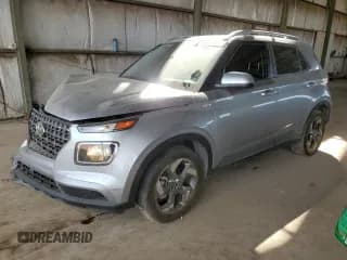 ✅ 2024 Hyundai Venue SEL • VIN: KMHRC8A35RU285446 • Lot: 51010505. Wystawiony na Copart z przebiegiem 33 792 mil. Bezpłatny archiwum sprzedaży aukcyjnych z USA i szczegółowy raport historii pojazdu na DreamBid. Zdjęcie 1.