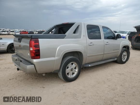 ✅ 2007 Chevrolet Avalanche 1LT • VIN: 3GNFK12317G288335 • Lot: 89566485. Listed on Copart with 223,186 mi. Free auction sales archive from the USA and detailed vehicle history report at DreamBid. Image 3.
