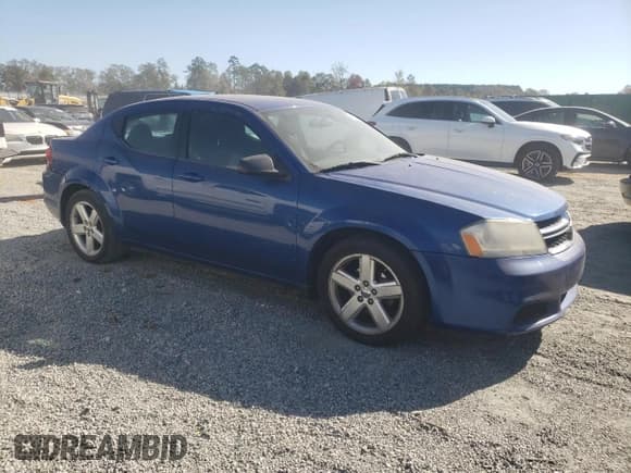 ✅ 2013 Dodge Avenger SE • VIN: 1C3CDZAB9DN551496 • Лот: 76565564. Опубликован ранее на Copart с пробегом 208 132 миль. Бесплатный доступ к архиву аукционных продаж из США и подробный отчёт об истории автомобиля на DreamBid. Изображение 4.