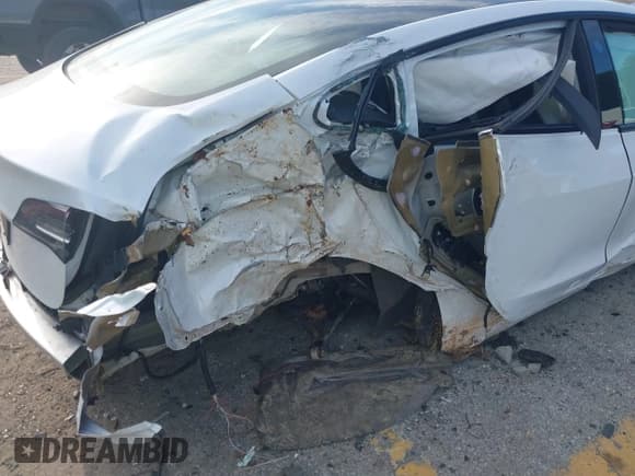 ✅ 2021 Tesla Model 3 Standard Range Plus • VIN: 5YJ3E1EA0MF018267 • Lot: 43075090. Listed on IAAI with Not provided. Free auction sales archive from the USA and detailed vehicle history report at DreamBid. Image 6.