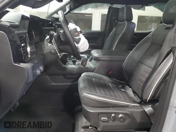 ✅ 2025 GMC Sierra 1500 AT4X • VIN: 3GTUUFEL6SG142489 • Лот: 82384575. Опубликован ранее на Copart с пробегом 21 698 миль. Бесплатный доступ к архиву аукционных продаж из США и подробный отчёт об истории автомобиля на DreamBid. Изображение 7.