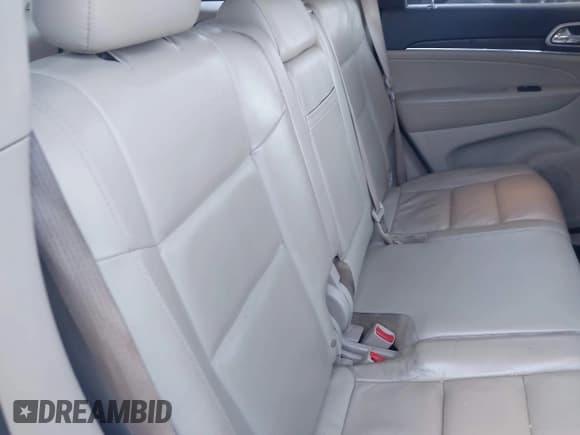 ✅ 2017 Jeep Grand Cherokee Limited • VIN: 1C4RJFBG9HC608515 • Lot: 43014007. Listed on IAAI with 119,749 mi. Free auction sales archive from the USA and detailed vehicle history report at DreamBid. Image 8.