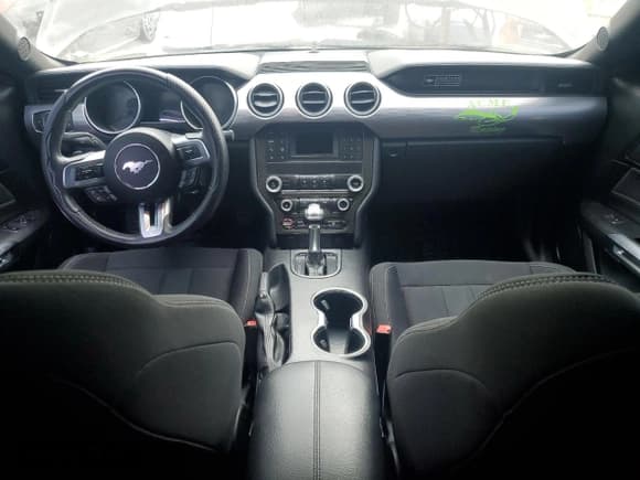 ✅ 2020 Ford Mustang GT • VIN: 1FA6P8CF2L5150158 • Lot: 82580365. Wystawiony na Copart z przebiegiem 76 419 mil. Bezpłatny archiwum sprzedaży aukcyjnych z USA i szczegółowy raport historii pojazdu na DreamBid. Zdjęcie 8.