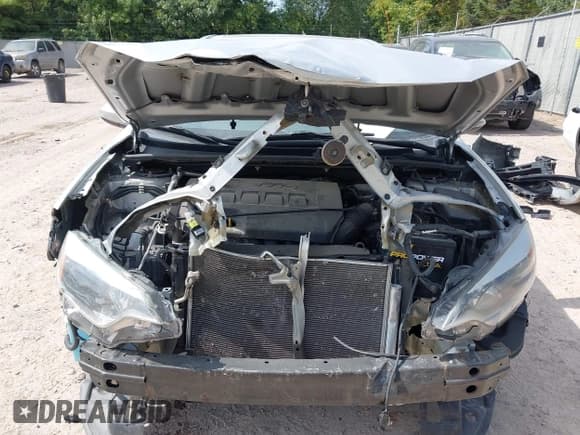 ✅ 2014 Toyota Corolla L • VIN: 5YFBURHE3EP072177 • Lot: 43179766. Wystawiony na IAAI z przebiegiem 114 789 mil. Bezpłatny archiwum sprzedaży aukcyjnych z USA i szczegółowy raport historii pojazdu na DreamBid. Zdjęcie 6.